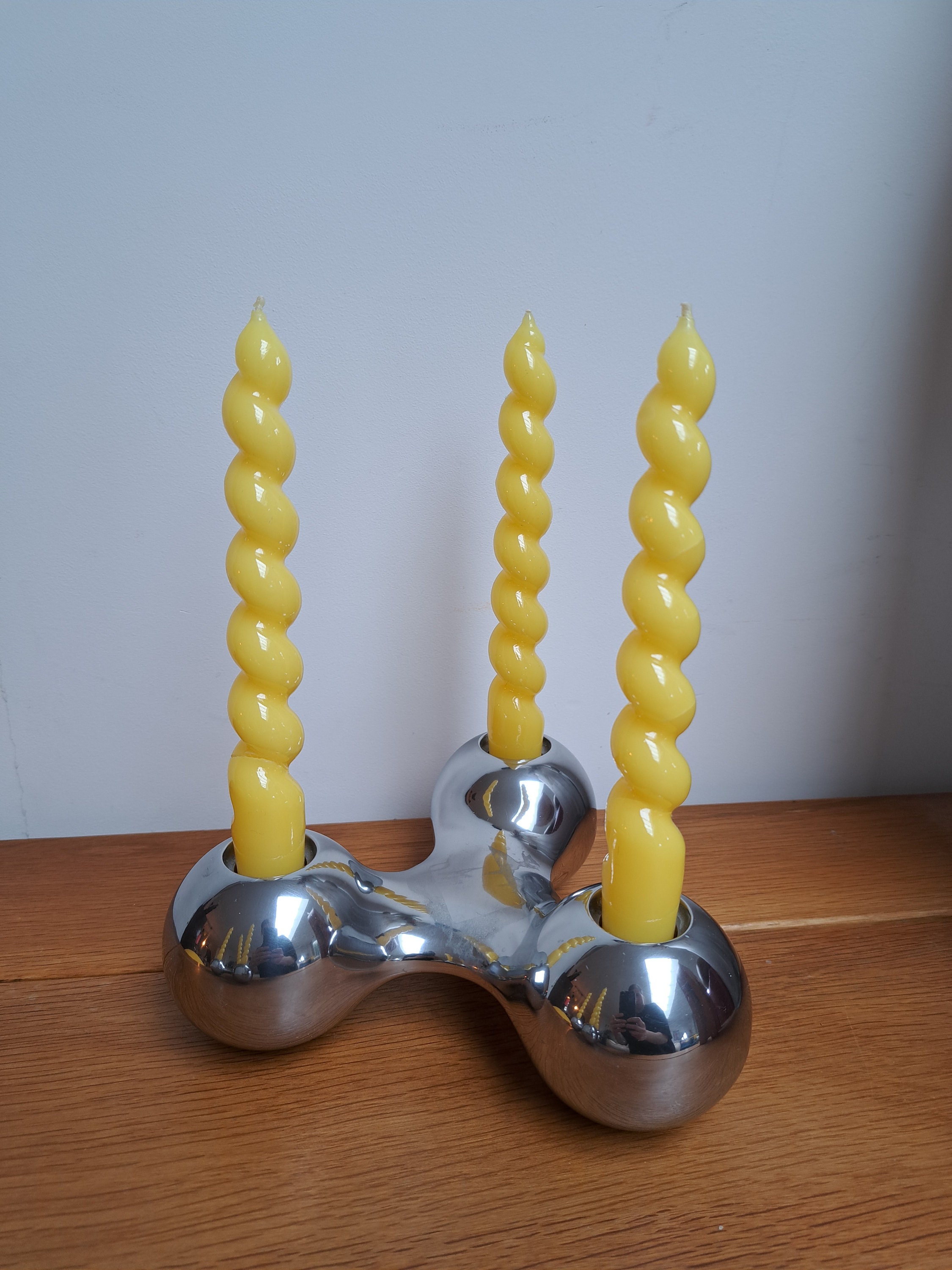 GEORG JENSEN Kerzenhalter aus dem Weltraumzeitalter, Design von Arne Jacobsen