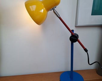 Memphis style primair colored desk lamp from the 80s