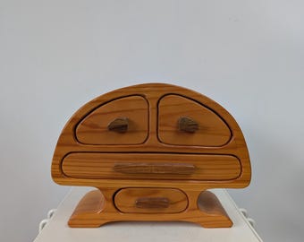 Joyero/caja de madera tallada, de diseño escultórico/abstracto, de mediados de siglo, de los años 70/80.