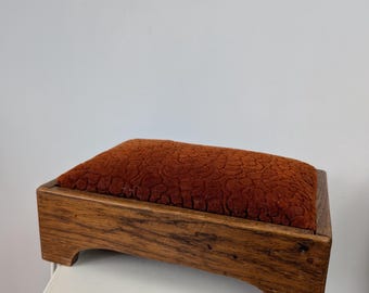 Reposapiés tapizado estilo MID CENTURY vintage de los años 60/70