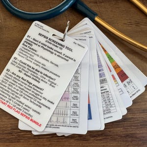 Set van 9 zakkaarten voor gezondheidszorg, verpleegkundigen en medisch onderwijs, inclusief tool voor het screenen van sepsis bij kinderen