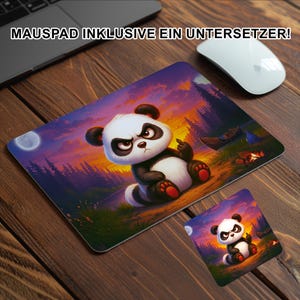 May include: A mousepad and coaster set with a cartoon panda illustration. The panda, in black and white with red details, is set against a sunset scene with trees and a moon. The text "MAUSPAD INKLUSIVE EIN UNTERSETZER!" is at the top.