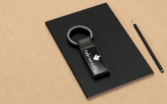 Llavero Masónico Con Letra G - Negro, De Cuero Y Metal Rodinado - Marca Cadogan Gifts, Nuevo Con Embalaje