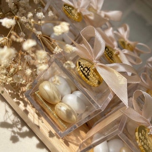 personalized party favors including chocolates and wedding almonds
