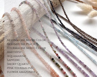 Minuscule collier ras de cou avec pierres précieuses naturelles à facettes d&#39;environ 3 mm 18 carats fermeture GP minimaliste (soutien émotionnel • protection • anti-stress)