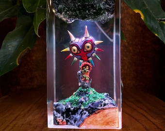 Majora Mask Resin Lamp, Handmade Zelda Light gift, Unique Zelda Gift for Room Decor, Epoxy Lamp