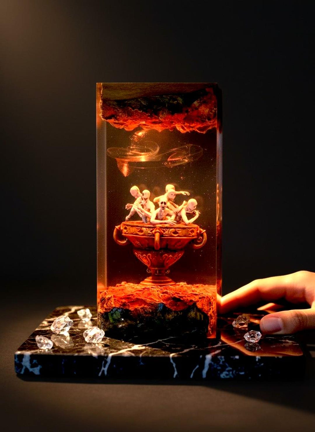 Bloodborne　ブラボ　ハンター　フィギュア　レジンランプ　レジンアート 100% Handcrafted Bath Messengers Epoxy Resin Lamp - Bloodborne
