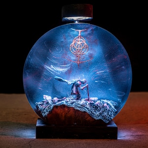Handmade Fallen Knight Helmet Resin Lamp: Game Night Light