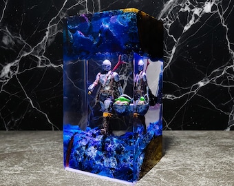 Handcrafted Soldier & Alien Foundling Resin Lamp