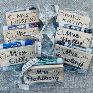 Personalized Whiteboard Eraser Chalkboard Eraser with Markers, Teacher Gift Teacher Appreciation, End of Year Gift, Coworker Gift