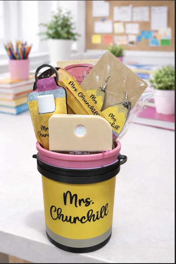 Teacher Mini Gift Bucket, Teacher Gift,  Teacher Appreciation gift, Pencil Holder, Christmas Teacher Gift, End of Year Gift Back to school