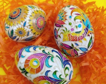 Handmålat påskägg, ukrainsk Pysanka-folkkonst, samlardekor