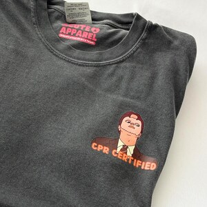 HLR-certifierad T-shirt | Gåva till sjuksköterska, sjuksköterskestudent. Sjuksköterskekläder. KOMFORTFÄRGER T-shirt söt sjuksköterska t-shirt rolig unisex-tröja