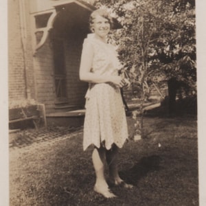 Original 1929 Snapshot – Young Woman in Flapper-Era Dress