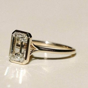 Bague de fiançailles moissanite taille émeraude 3 carats serti clos en or 14 carats Anneaux de mariage serti clos moissanite bague solitaire cadeau de promesse pour femme