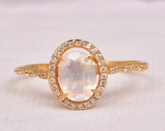 Bague En Or Jaune 14 Carats Avec Pierre De Lune Arc-en-ciel Ovale Et Diamants - Taille 7 - Sur-mesure