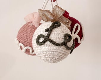 Personalized Christmas ball / colored macrame ball with colored name
