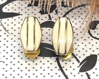 1980's Earrings, 80s Gold tone Earring,1980s Earrings, Vintage Fashion Accessory Earrings