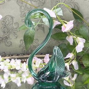 Vintage Mid-Century Modern Art Glass Swan Figurine - Sculptural Elegance
