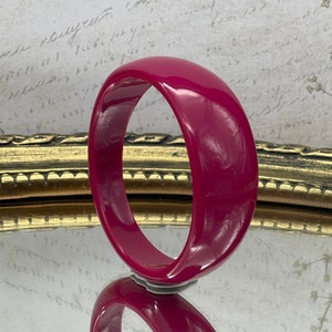 Bangle, Cerise , Round Lucite Plastic bangle, Retro Bangle design