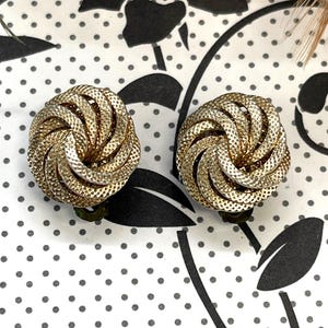 Vintage Clip on Earrings, Rope Twist Swirl Knot Earrings, Light Gold Tone Vintage Earrings