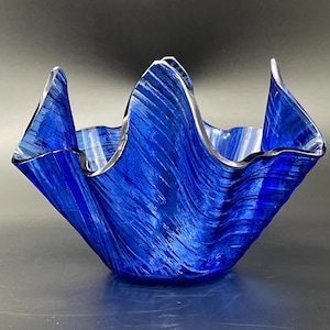 Vintage Blue Glass Handkerchief Bowl – Retro Art Glass Decor