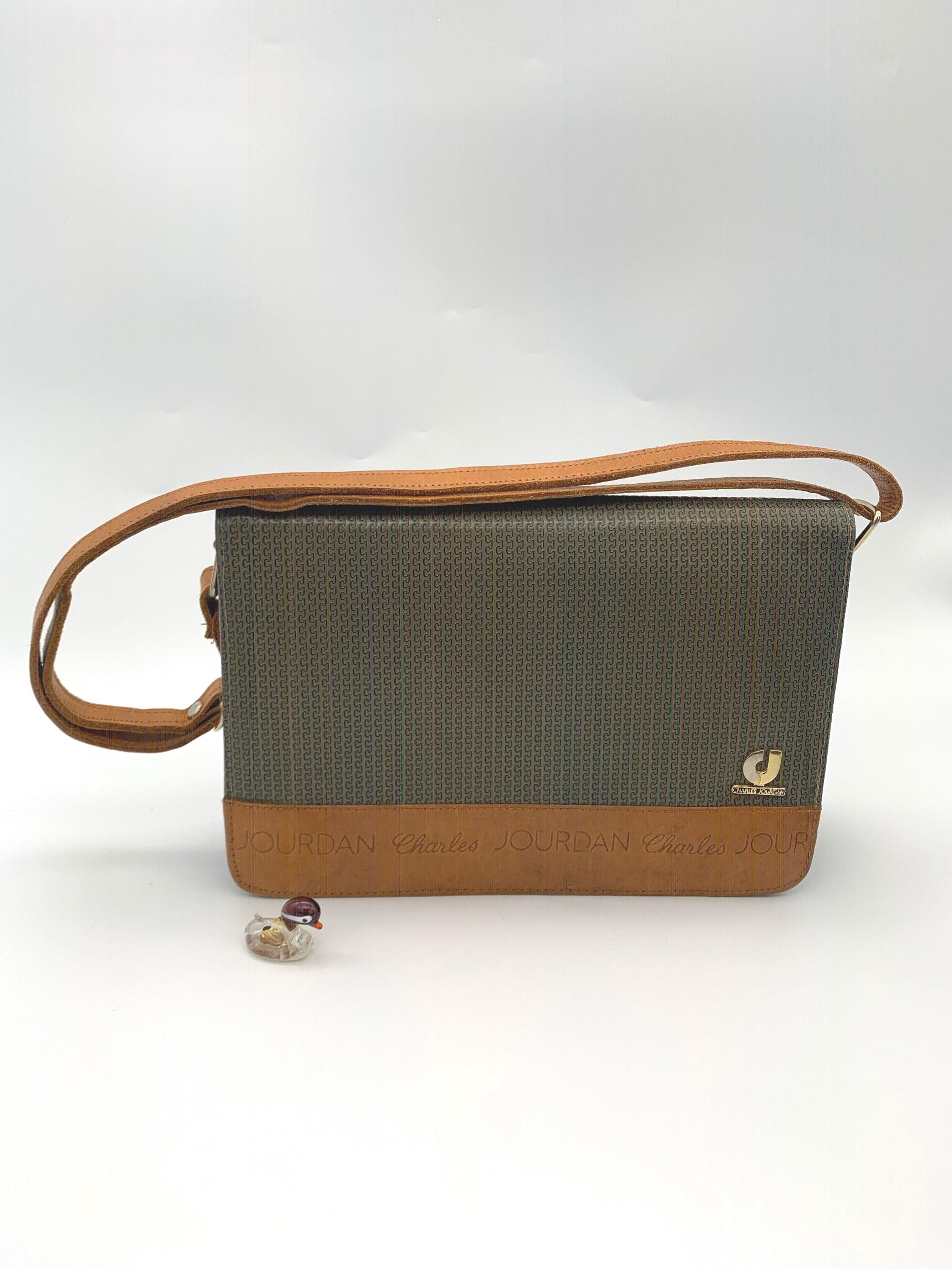 バッグ CHARLES JOUDAN Actif CHARLES JOURDAN Actif. Tan and Olive Vinyl and Leather