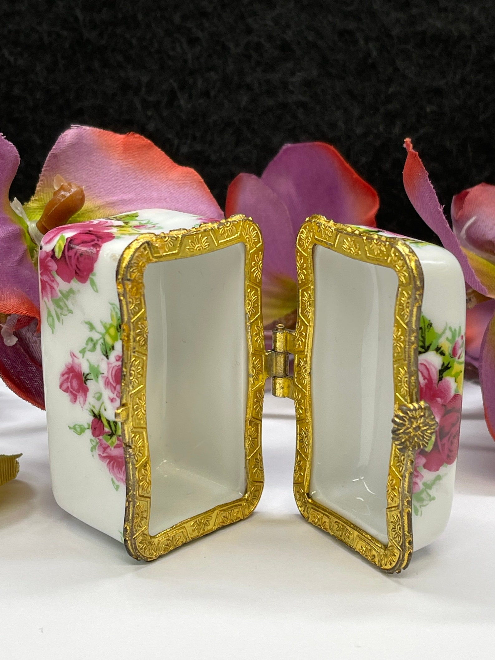 Vintage Pill Box, Porcelain Trinket Box, Rose Floral Pill Box, White Pink Trinket Box, Purse