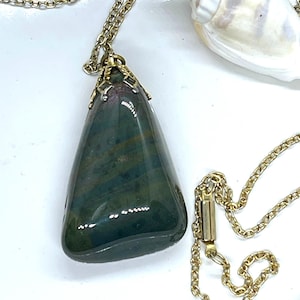 Vintage Gold Tone Chain and Green stone Pendant, Gift Necklaces