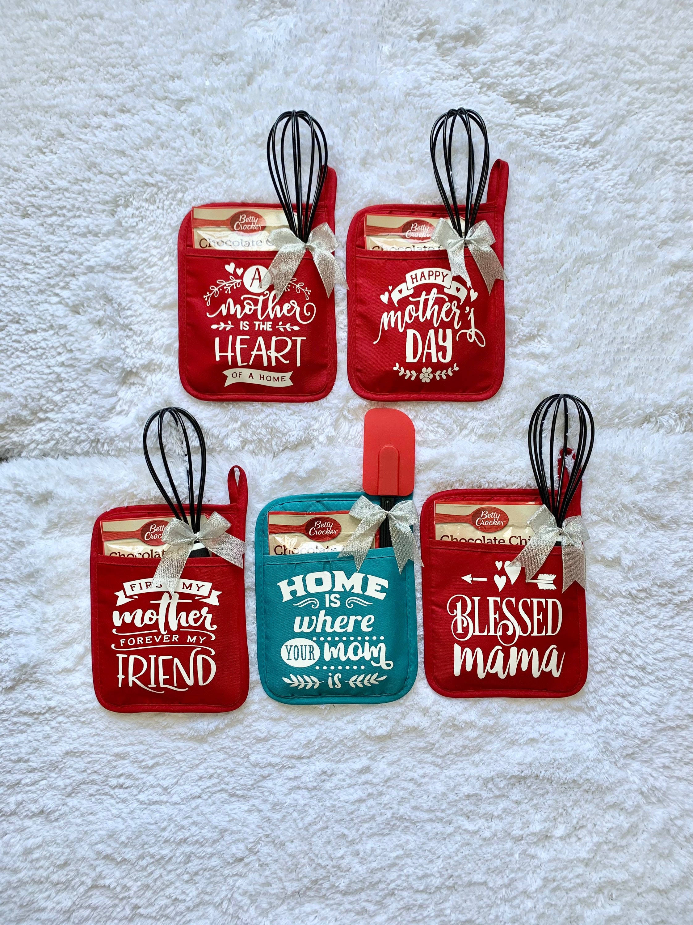 QUGRL Mothers Day Oven Mitts And Elf House Pot Holders Sets Heat Resistant Hot Pads Cooking Gloves Handling Kitchen Cookware Bakeware BBQ