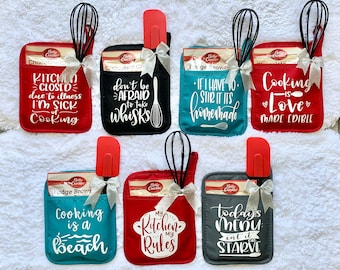 Personalized pot holders for any occasion; cheap gifts; Gift idea; Gift for Friend; neighbor gift; coworker gift; cute gift for mom