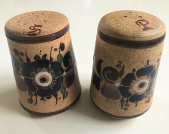Mexican Folk Art Ceramic Tonala Salt /& Pepper Shakers-Butterfly Designs