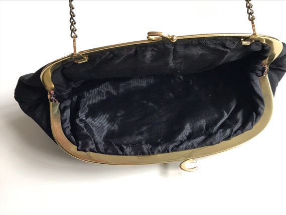1940s Black Kiss Lock Purse, Vintage Handbag, Classic Clutch