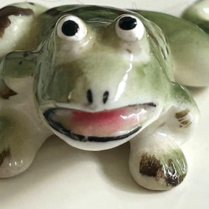 Vintage lot of miniature frogs, ceramic frogs, whimsical decor