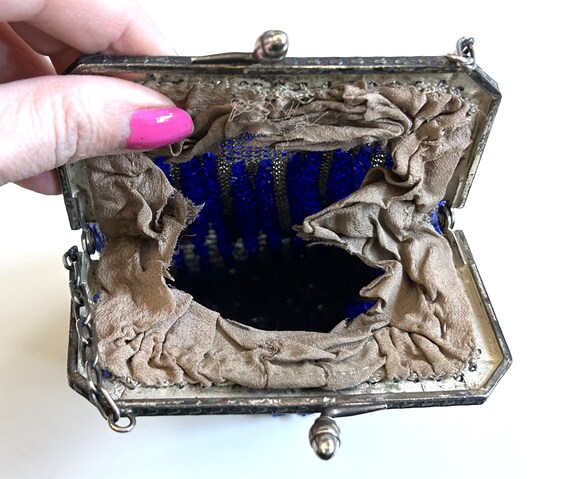 Art Deco cobalt blue glass beaded purse, 1920s fl… - image 8