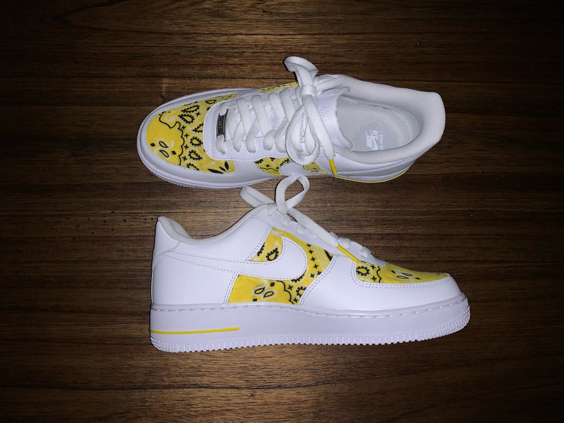 nike dunk paisley yellow