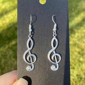 Treble clef earrings, music note earrings, silver earrings, music earrings, music lovers, musical earrings, musician gift, best woman’s gift