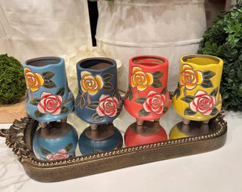Vetplantenbak van bloemenklei: handgeschilderde terracottapot met afvoer