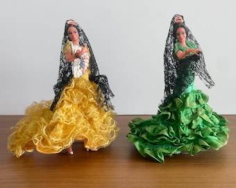 Jaren 70 Marín Chiclana 7" Spaanse flamencodanserespoppen - set van 2 groene en gele souvenirpoppen, zoals ze zijn