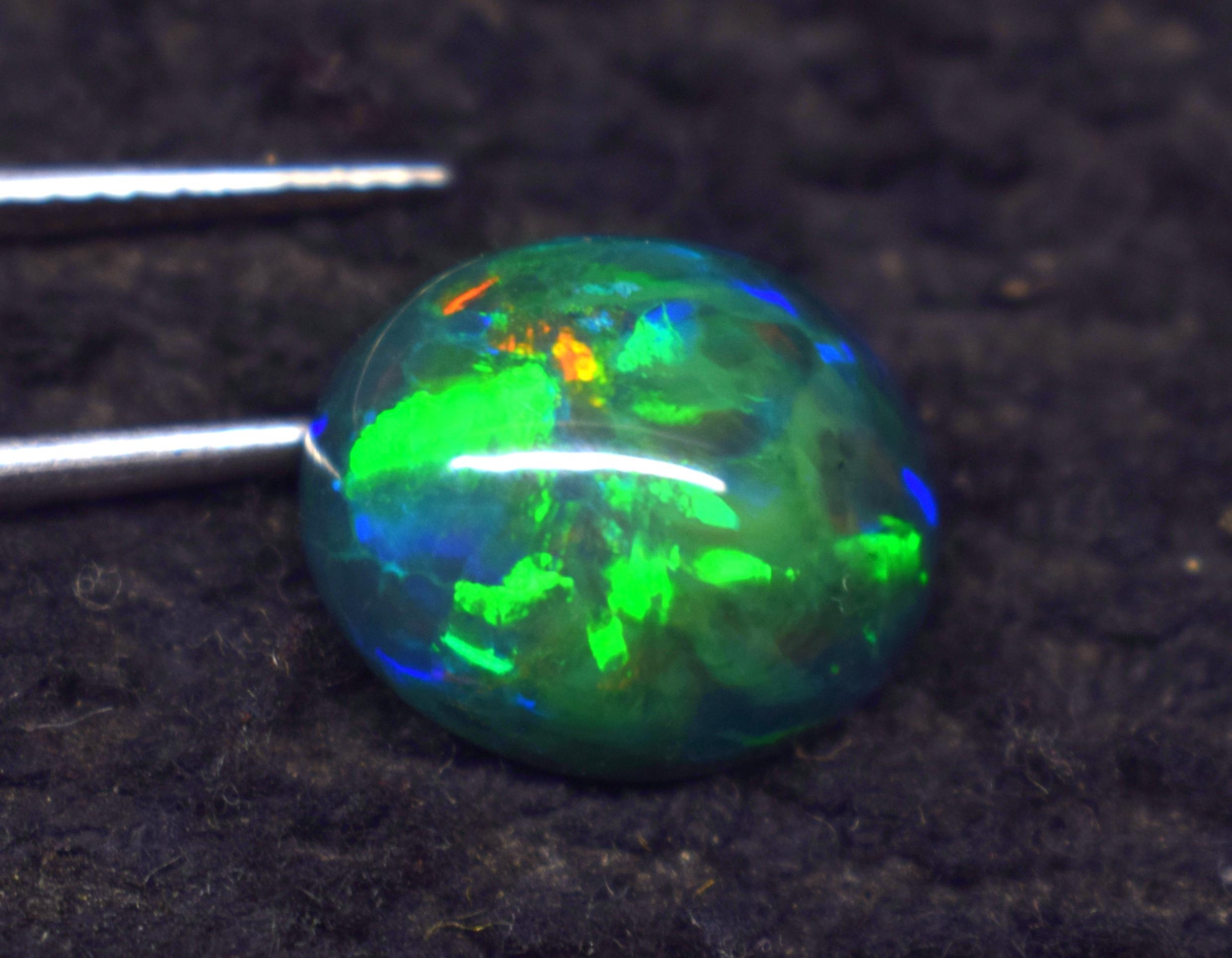 4.80 Ct Pear Cabochon (13.3X11X6.8 Mm) Ethiopian Flashing Opal