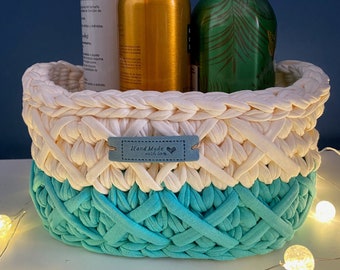 Handmade crocheted basket, bathroom storage, Cesto em crochet