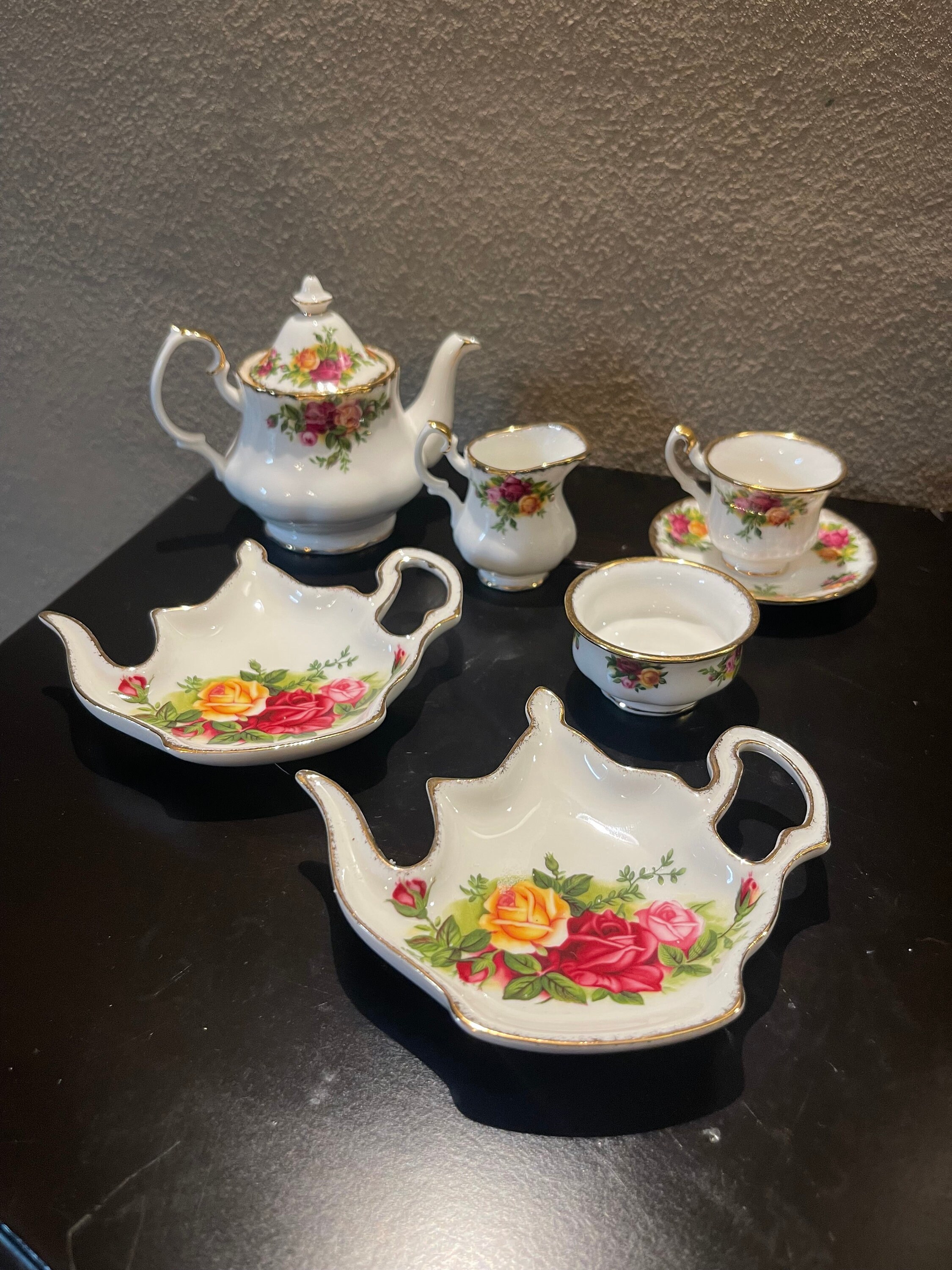 Royal Albert Old Country Roses Mini Tea Childs Petit Service Pieces