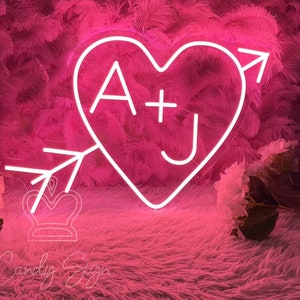 Benutzerdefinierte Initialen Herz mit Pfeil Neon Schild, minimalistische Hochzeit Liebe Pfeil Neonlicht, Hochzeit Verlobungsfeier Hintergrund, Geschenke zum Valentinstag