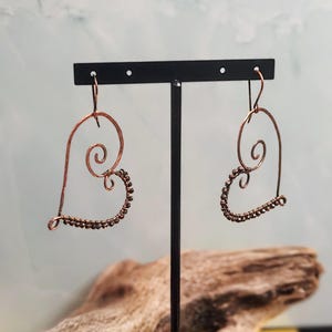 Heart earrings/Copper earring/wire earrings/dangle earrings/wire jewelry/hammered wire earrings/Wire wrapped beaded earrings