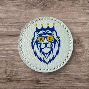 UV gedruckt KC Sluggerrr Kunstleder Runde Patch, kc royals inspiriert, Patch für Hut, Jacke, Tasche, Aufnäher, kc Baseball Maskottchen, kc Merch