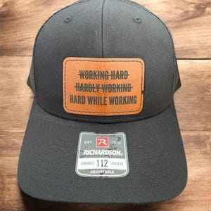 Casquette trucker Richardson 112 pour hommes, chapeau de travail amusant, cadeau bâillon, chapeau et écusson personnalisables, gravés au laser, chapeau en filet