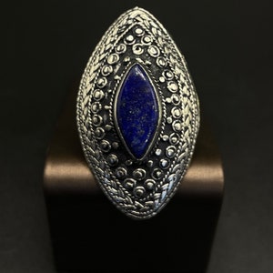 OLD UNIQUE HANDCRAFTED afghan silver plated ring with gorgeous patterned lapis stone
