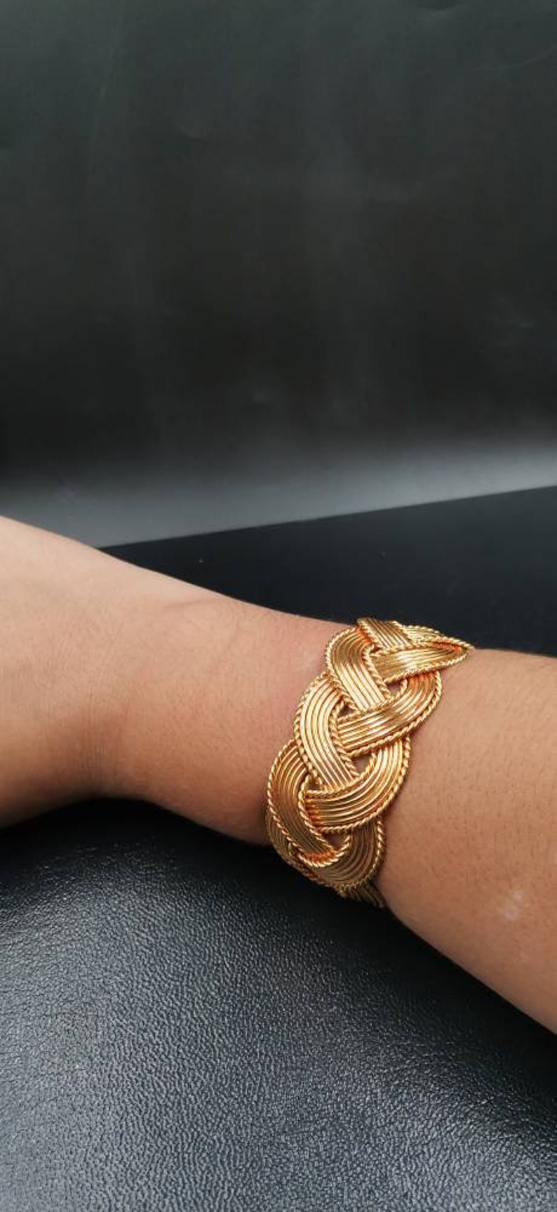 Unique looking gold plated bangle