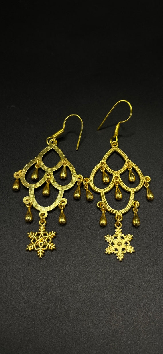 Vintage Wonderful gold plated Nepalese earring - image 4