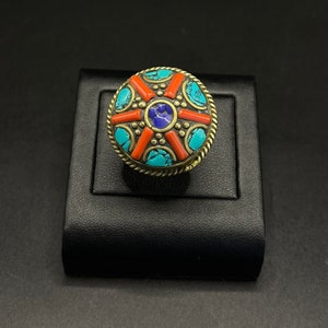Handgefertigter versilberter nepalesischer Ring